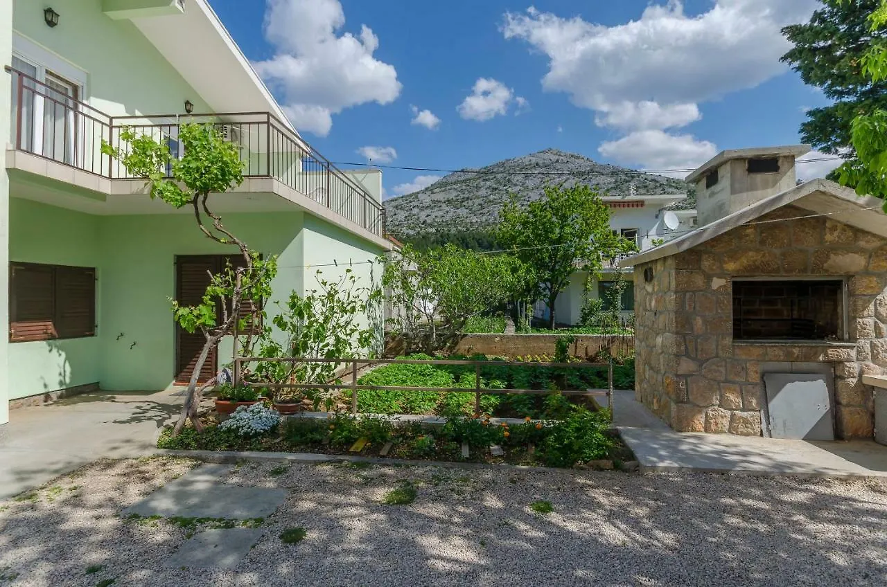 Apartments Sklopina Starigrad Paklenica 0*,  Croatia