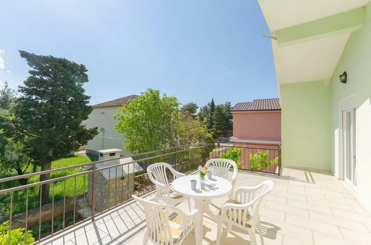 Apartments Sklopina Starigrad Paklenica Croatia